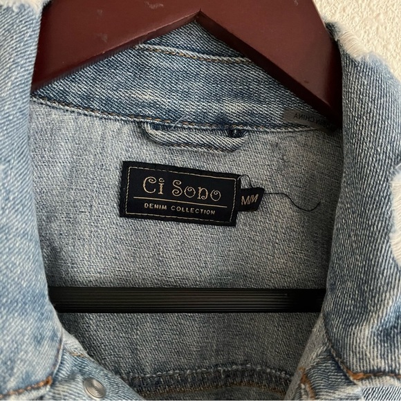 Women's Denim Distressed Jean Jacket Size Medium - Picture 4 of 10